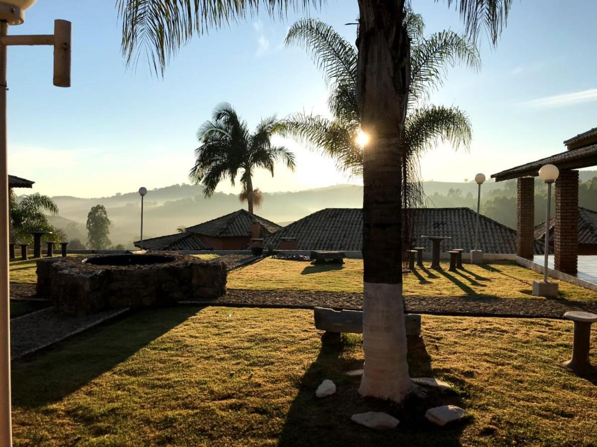 Pousada Vale Das Maritacas Monte Alegre do Sul Exterior foto
